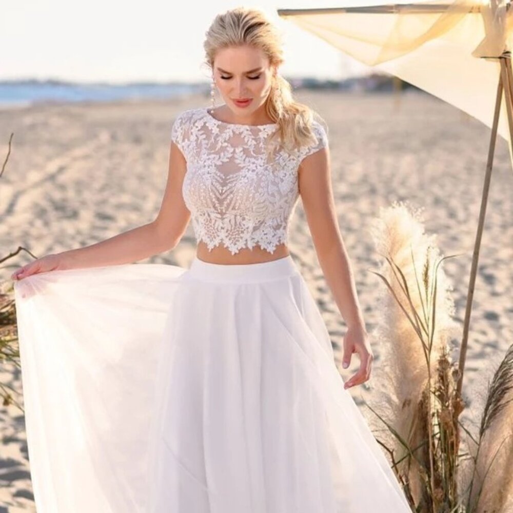 Elegant White Lace Crop Top Wedding Dress by